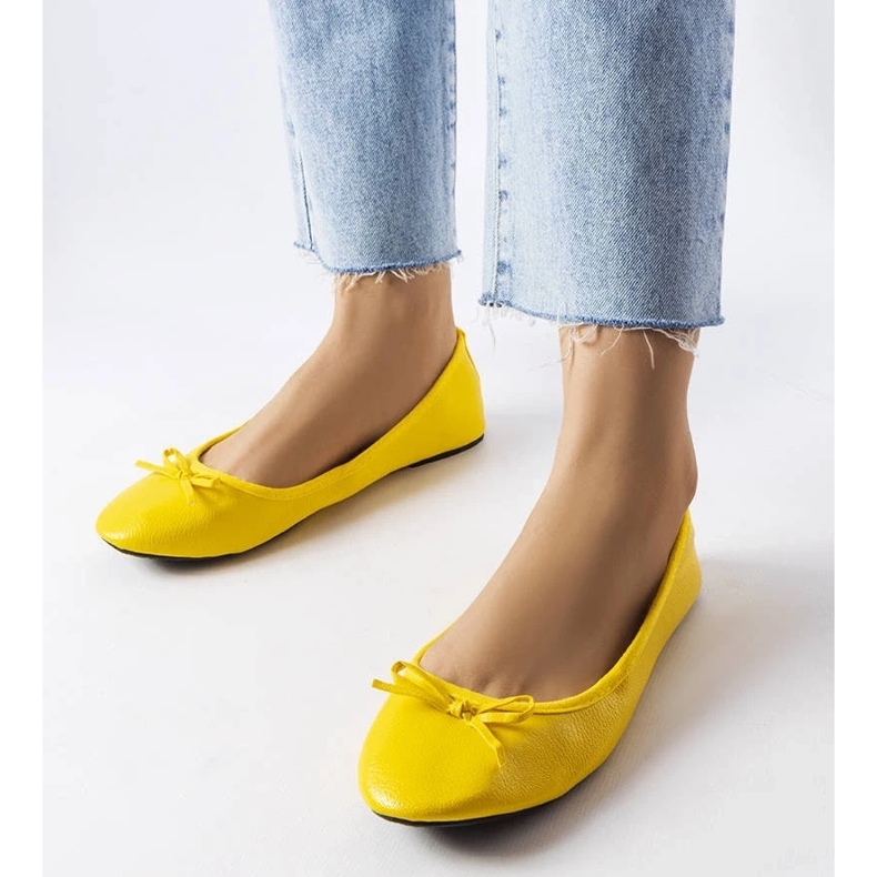 D/GMR Gelbe Ballerinas, verziert mit einer Vaillancour-Schleife