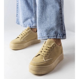 D/GMR Beige Plateau-Sneaker von Amathymes