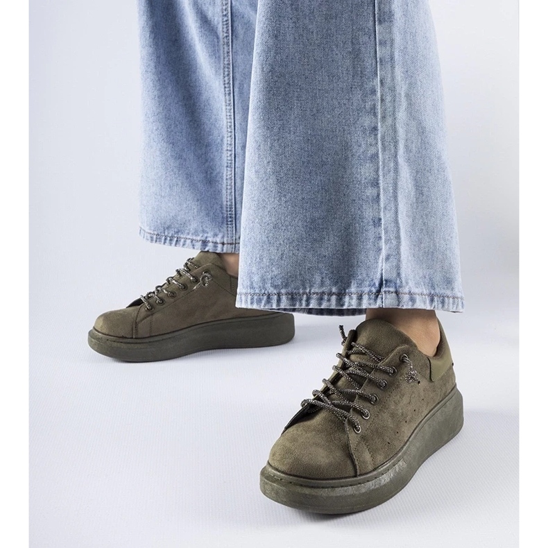 D/GMR Grüne Turnschuhe auf der Cipriano-Plattform