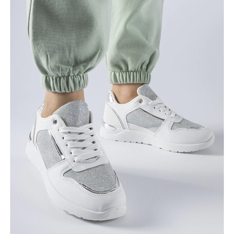 D/GMR Weiße Sneaker mit Zierfaden von Facondo