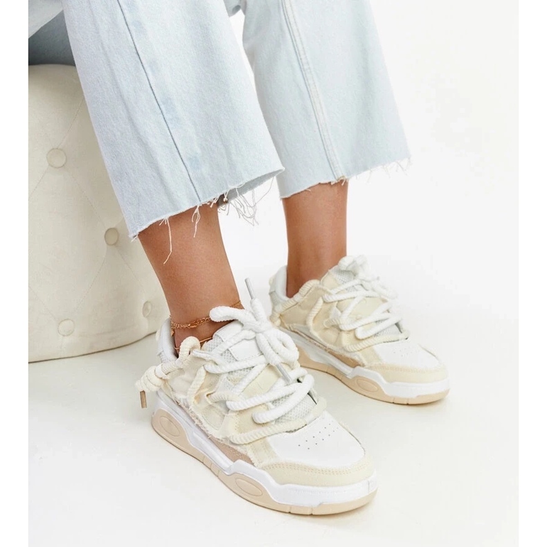 D/GMR Beigefarbene Sneakers mit Einsätzen aus Melilot-Stoff