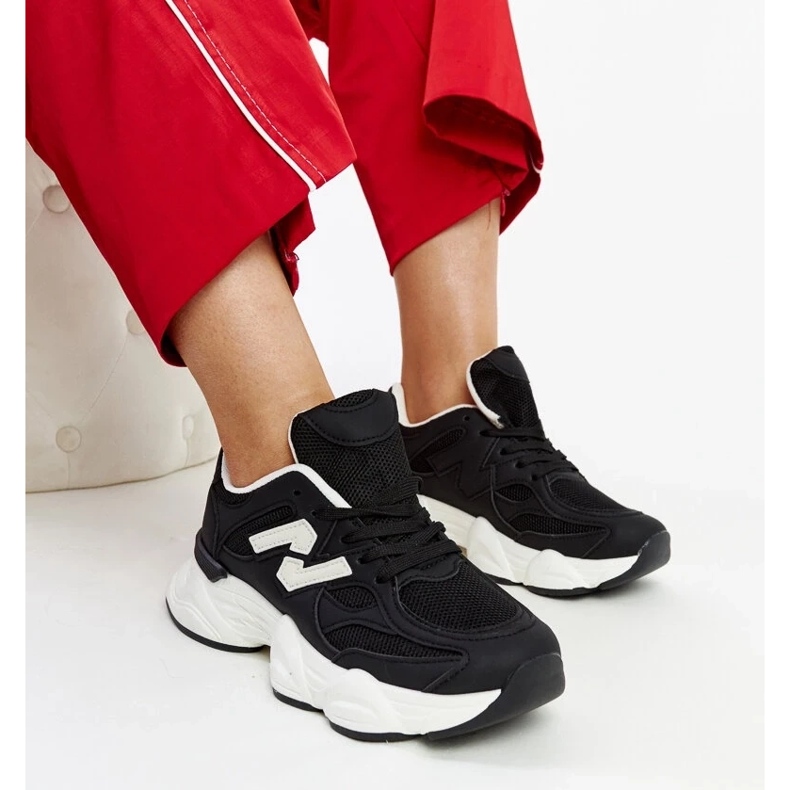 D/GMR Schwarze Sneaker mit massiver Gergely-Sohle