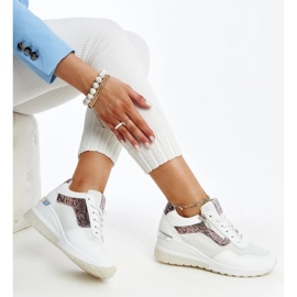Weiße Damen-Sneaker mit Keilabsatz von Cross Jeans