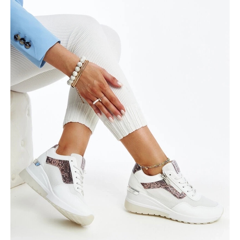 Weiße Damen-Sneaker mit Keilabsatz von Cross Jeans