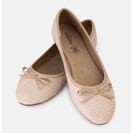 Beige Ballerinas mit Schleife und Ledereinsatz von Rosaly