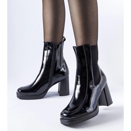 D/CEO Schwarze Lackstiefelette von Boni