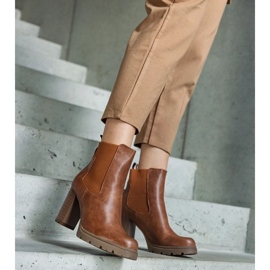 D/CEO Braune Slip-On-Stiefeletten aus Motena-Faux-Wildleder