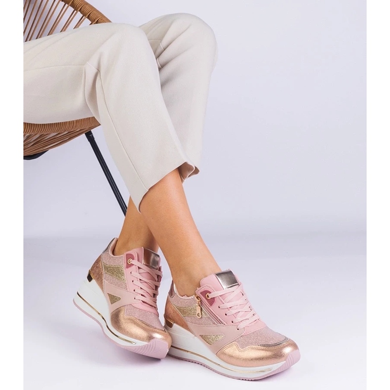 D/CEO Pink Sportsneaker auf der Plattform, die mit Glitzer und dem metallischen Evklad -Einsatz dekoriert sind rosa