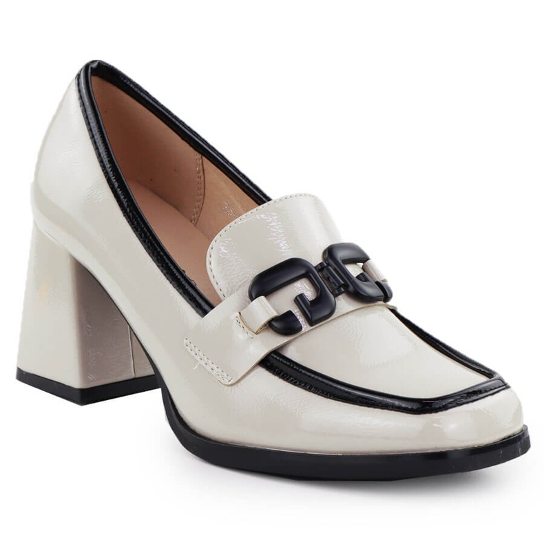 Lackierte Frauenschuhe auf dem Post Beige Potocki SZ12553