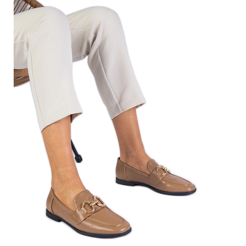 Brown -Frauen -Slipper mit goldener Dekoration braun