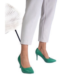 Grüne klassische Öko -Lederpumpen