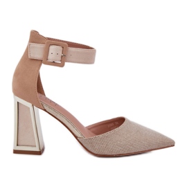 Sandalen auf dem Pfosten mit spitzen Zehen Beige