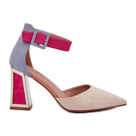 Sandalen auf der Säule mit spitzen Zehen Licht Bettler beige