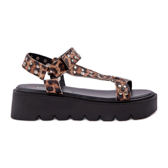Dekorierte Sandalen auf der braunen Plattform für Leopardenmuster