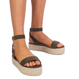 Grüne Espadrile Sandalen auf der Plattform