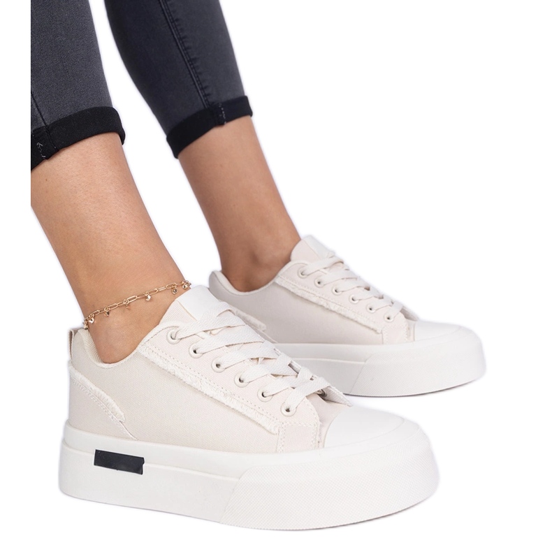 Beige Frauenmaterial Sneaker auf der Plattform