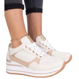 Beige Sneakers mit Glitzer und Metallinsertion dekoriert