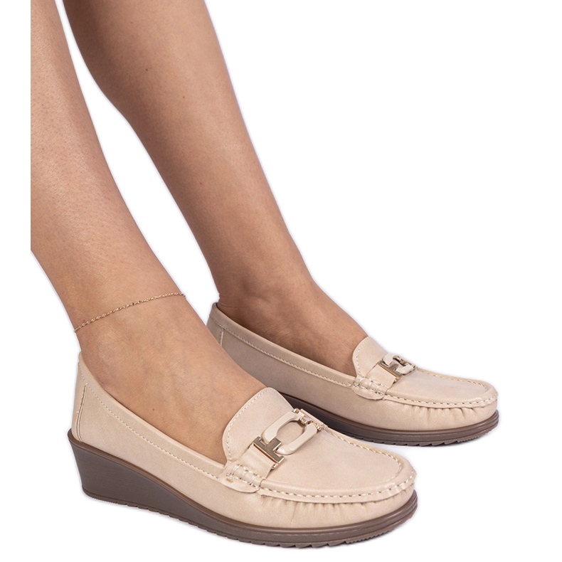 Beige Frauenkeilmozasins mit Anchoic von Eco -Leather