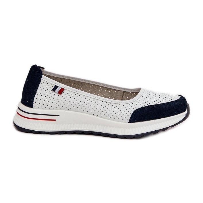 Weiße und dunkelblaue Keilballlerinas