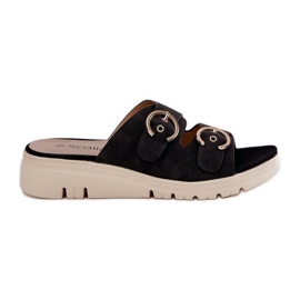 Leichte Frauenkeile mit schwarzen Schnallen