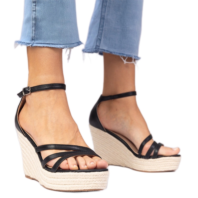 Schwarze Sandalen Espadrilles auf Keil