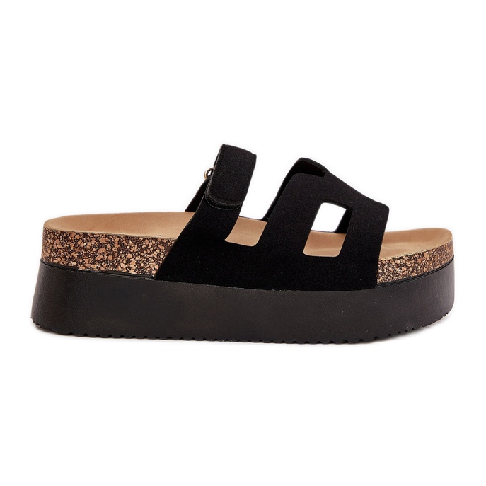 Hausschuhe auf einer massiven Plattform schwarz