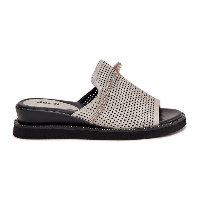 Jezzi Frauenkeile mit einem dekorativen Silbergurt grau