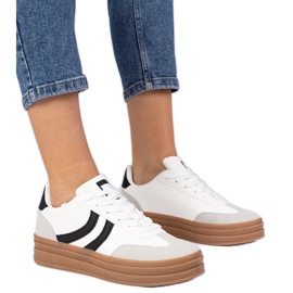 Weiße Turnschuhe Frauen -Sneaker mit einem schwarzen Accessoire