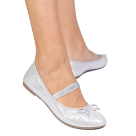 Silber Frauen Ballerinas mit einem Bug auf einer Elastizitätsbande silber-