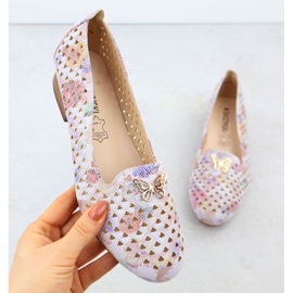 Frauenschuhe mit niedriger Heel mit Blumen M. Daszyński SA222-3 mehrfarbig