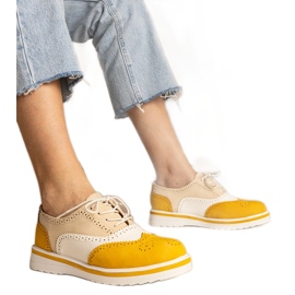 Gelbe klassische Oxford -Schuhe