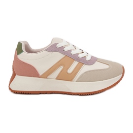 Frauensportschuhe auf mehrfarbiger Plattform beige