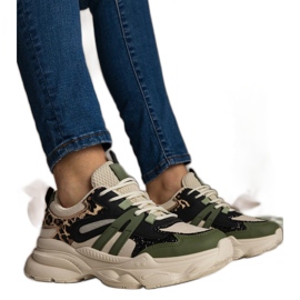 Grüne Sneaker Frauensport mit Glitzer schwarz