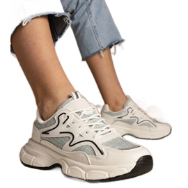 Sport und grüne Frauensport -Sneaker weiß