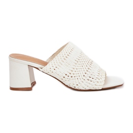 Damenflip flops mit weißen Absätzen