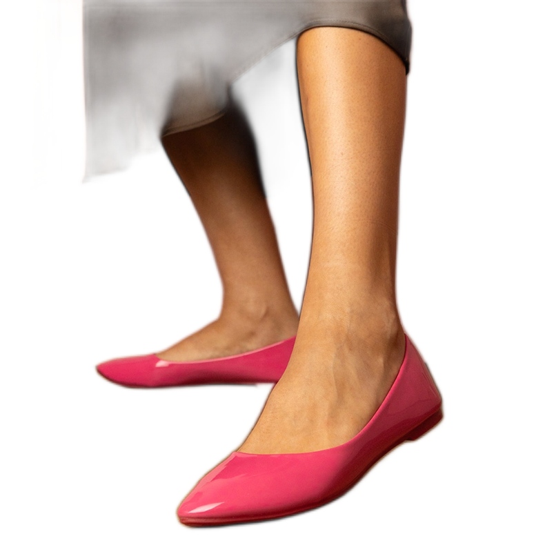 Rosa lackierte Ballerinas