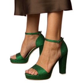 Hohe Glitzer -Sandalen für grüne Frauen