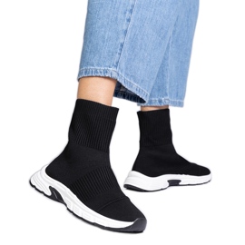 Schwarze Sport -Sneaker -Stiefel mit einem Sockenobermaterial
