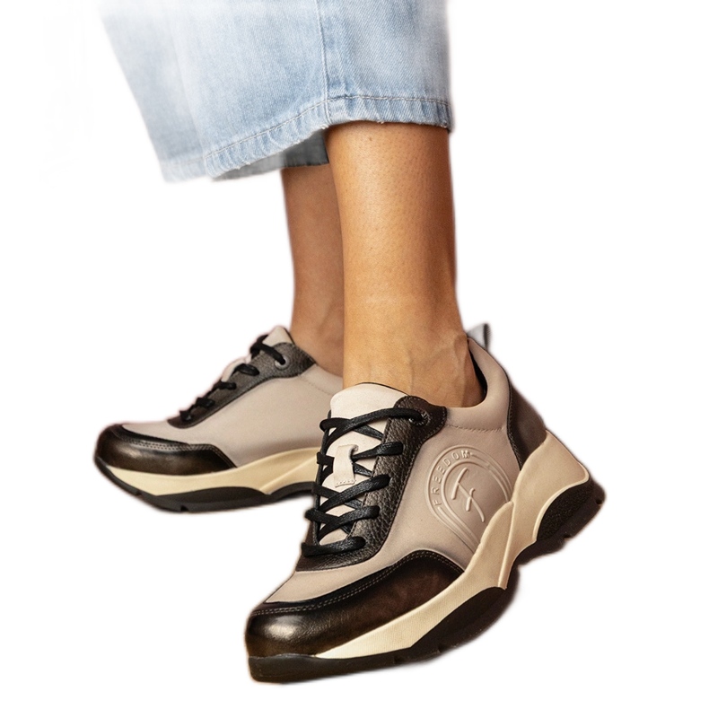 Graue Sport -Turnschuhe Frauen