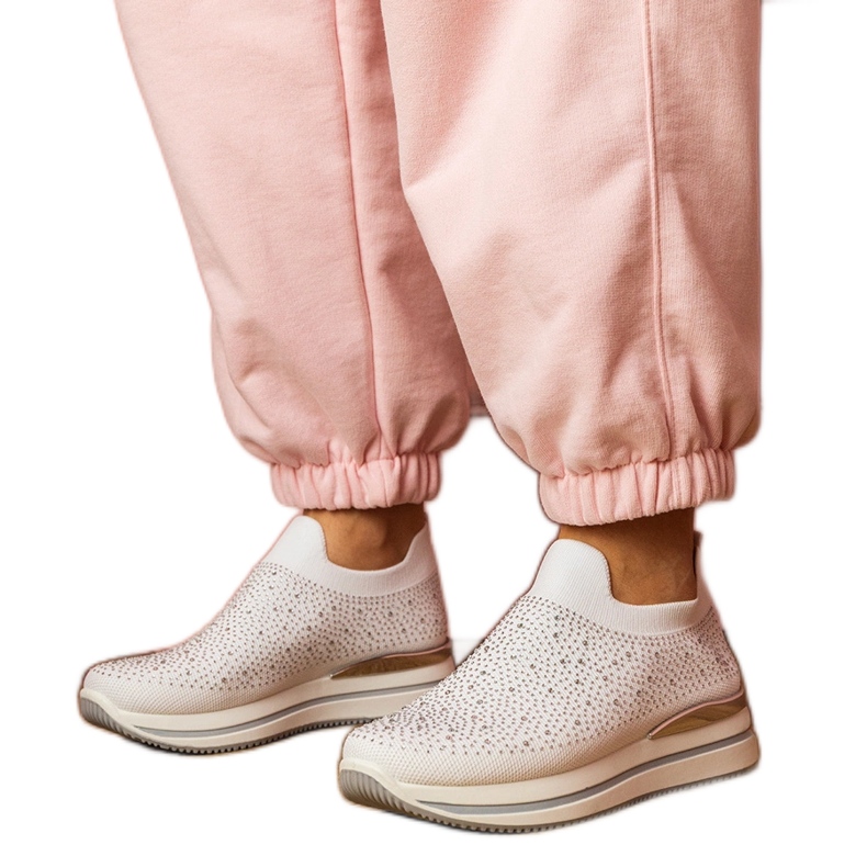 Weiße Frauen -Sneaker auf der Plattform mit Zirkonen