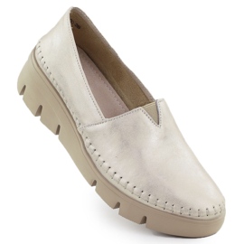 Damen -Lederschuhe auf dem goldenen Keilfilippo 6161