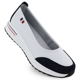 Openwork Leder -Ballerinas auf der White Filippo 6134 -Plattform weiß