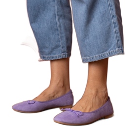 Violet Ballerinas mit einem Bug von Ekozamsz lila