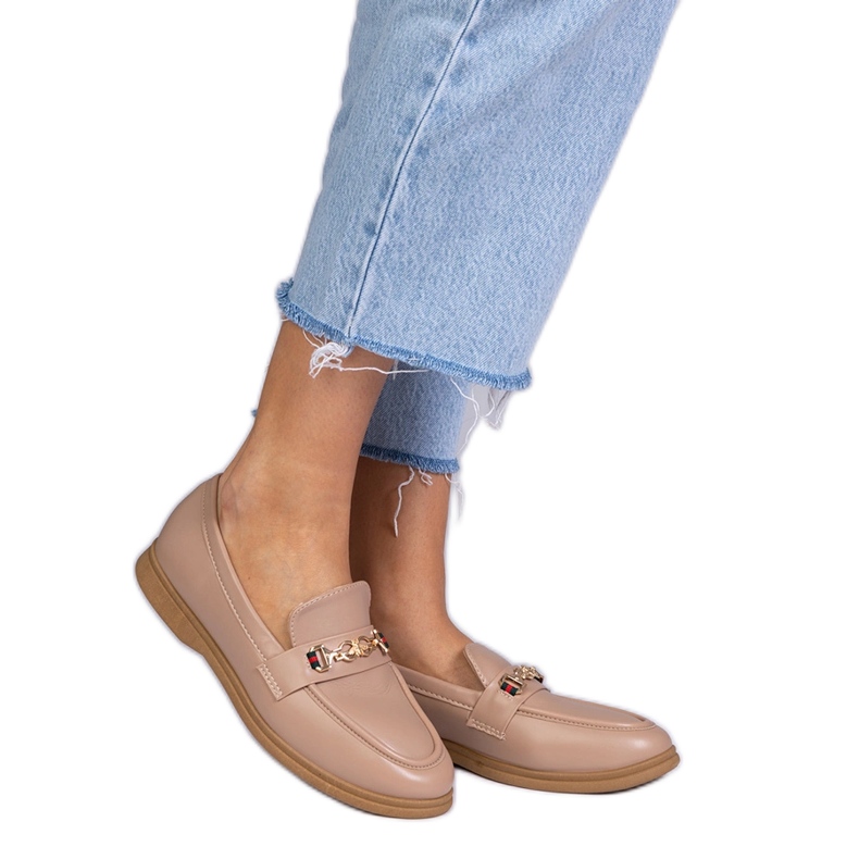 Braunen Slipper mit goldener Dekoration