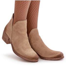 Zazoo 60475 Wildleder -Absätze isolierte Absätze beige