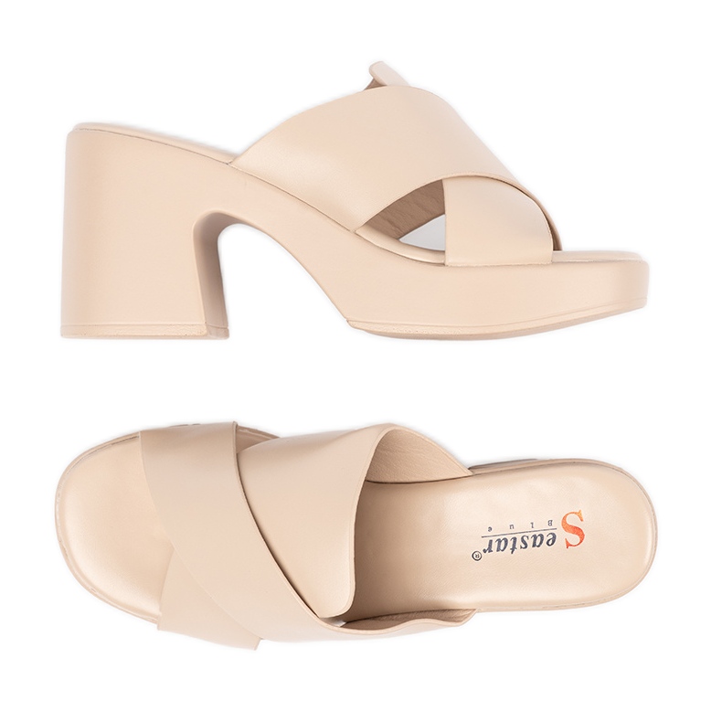 Seastar Beige Flip -Flops auf dem Post