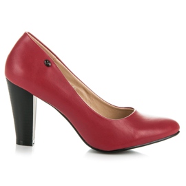 Vices New Collection Klassische Pumps auf der Post rot