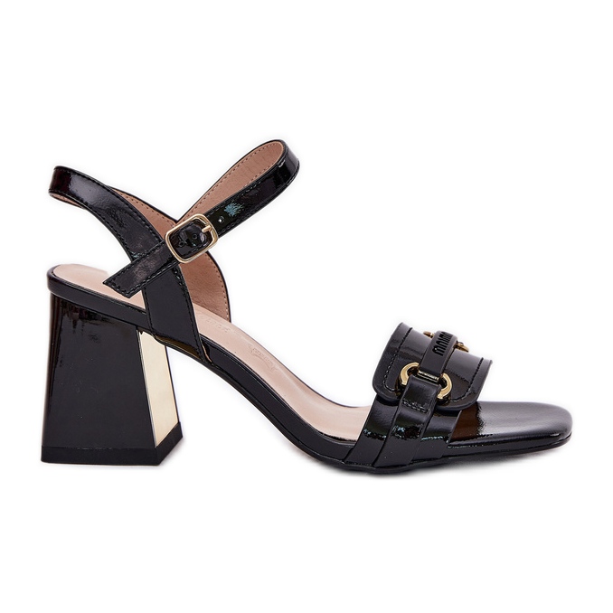 EVento Leder lackierte Frauensandalen auf der Säule schwarz