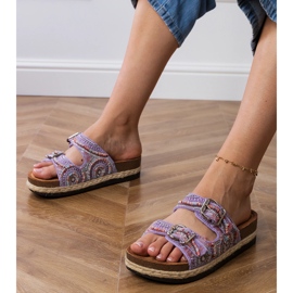 Lila ethnische Flip -Flops mit Klemmen auf Streifen