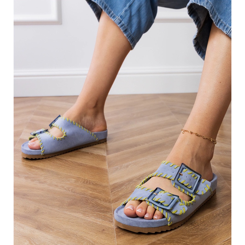 Blue Flip Flops mit Klemmen und Stickerei auf Streifen blau